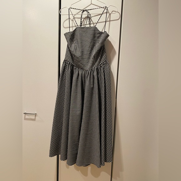 Halter neck fit and flare dress - Picture 3 of 4